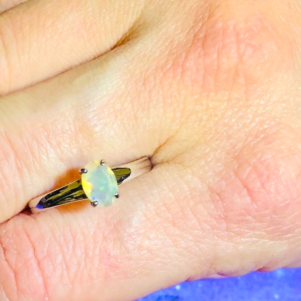 14K over 925K SS Pretty Genuine White Opal Solitaire Ring